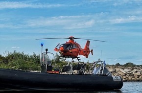 Feuerwehr Neuss: FW-NE: Badeunfall auf Höhe Neuss-Uedesheim | Person aus dem Rhein gerettet