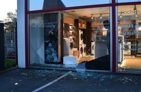 Polizei Aachen: POL-AC: Einbruch am fr&uuml;hen Morgen: T&auml;ter stehlen Haushaltsger&auml;te