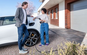 Helvetia Deutschland: Die neue Versicherung f&uuml;r Elektroautos Helvetia eCar: einfach alles drin