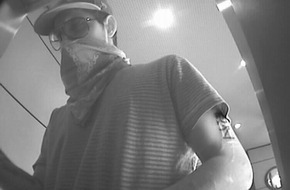 Polizei Rhein-Erft-Kreis: POL-REK: EC-Kartenbetrüger in Erftstadt-Liblar - Fahndungsfotos