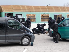 POL-H: Die Polizeidirektion Hannover unterstützt die polnische Polizei bei den Vorbereitungen zur Fußball-Europameisterschaft 2012