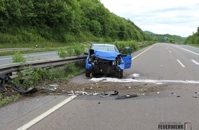 Feuerwehr Iserlohn: FW-MK: Verkehrsunfall auf der Autobahn 46, drei Verletzte.