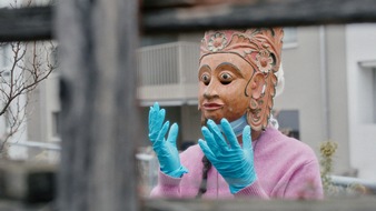 3sat: 3sat vergibt Silberne Taube beim DOK Leipzig an Gregor Brändli für den Film "Elephants & Squirrels"