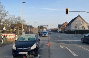Polizei Bielefeld: POL-BI: Vereiste Frontscheibe: Kind wird angefahren