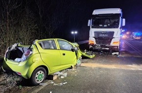 Freiwillige Feuerwehr Gangelt: FW Gangelt: Vier Verletzte bei Verkehrsunfall auf B56n