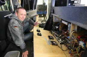 Kabel Eins: Pimp my "Quiz Taxi": Neues Jahr, neue Technik, neuer Joker - das "Quiz Taxi" rüstet auf