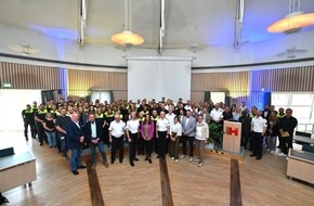 Polizeidirektion G&ouml;ttingen: POL-GOE: Neue Mitarbeiterinnen und Mitarbeiter f&uuml;r die Polizei: Polizeidirektion G&ouml;ttingen begr&uuml;&szlig;t 89 Polizeibeamtinnen und -beamte sowie 39 Tarifangestellte
