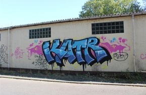 Polizeidirektion Kaiserslautern: POL-PDKL: Graffiti in der Präses-Held-Straße
