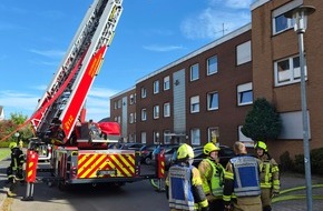 Freiwillige Feuerwehr Bad Oeynhausen: FW Bad Oeynhausen: Keine Verletzen bei Feuer im Mehrfamilienhaus