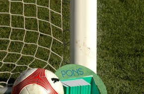 PONS GmbH: PONS übersetzt den Fußball - mit einem neuen Wörterbuch in fünf Sprachen - passend zur WM