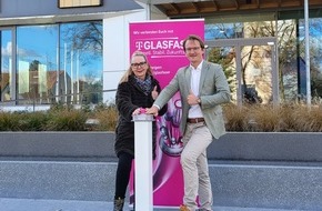 Deutsche Telekom AG: Glasfasernetz steht: Eching bei Freising spielt in der Gigabit-Liga