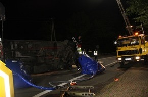 Polizei Coesfeld: POL-COE: Verkehrsunfall mit umgestürzten Viehanhänger
 Senden, B235/ Appelhülsener Straße
So., 10.06.2018, 22.01 Uhr
