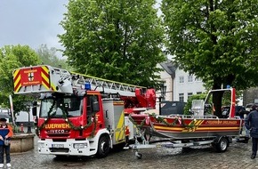 Feuerwehr Drolshagen: FW Drolshagen: Drehleiter und Mehrzweckboot gesegnet und offiziell im Dienst