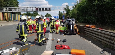 Feuerwehr Bochum: FW-BO: PKW Unfall auf der A 40
