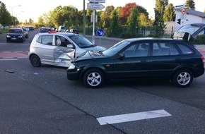 Polizeipräsidium Rheinpfalz: POL-PPRP: Unfall auf Kreuzung