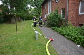 Kreisfeuerwehrverband Rendsburg-Eckernförde: FW-RD: Feuer durch Zigarette, eine Person verletzt

Rendsburg, im Rotenhöfer Weg, kam es Heute (08.07.2019) zu einem Feuer in einer Wohnung im Mehrfamilienhaus.