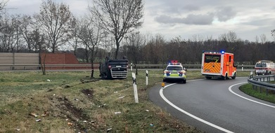 Polizeidirektion Hannover: POL-H: Bundesautobahn (BAB) 352: 57-Jähriger ohne Führerschein verunfallt