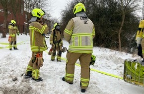 Feuerwehr Hannover: FW Hannover: Leckage an einem Gastank