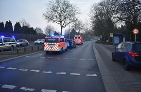 Polizei Mönchengladbach: POL-MG: 15-Jähriger bei Verkehrsunfall schwerverletzt
