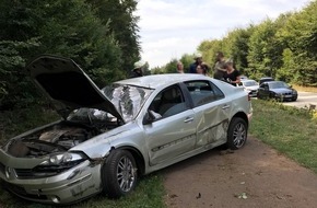 Polizeipräsidium Westpfalz: POL-PPWP: Unfall zwischen zwei überholenden Autos