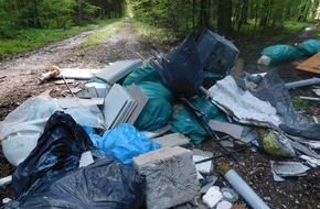 Polizeipräsidium Ulm: POL-UL: (UL) Alb-Donau-Kreis - Viel Müll im Wald: Polizei bittet um Hinweise / Seit Wochen häufen sich gefährliche Müllablagerungen in der Region.