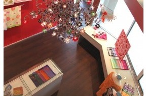 Seidenmann AG: «Seidenmann» - ein neues Label für hochwertige Seiden-Accessoires / Künstler Andreas Hurr eröffnet Boutique für Seiden-Accessoires und Foulards