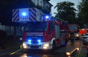 Feuerwehr Iserlohn: FW-MK: Feuer in Mehrfamilienhaus