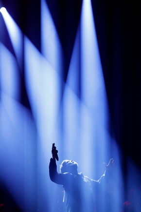 Channel Aid 2025: Rea Garvey begeistert mit emotionalem Orchester-Abend im Deutschen Schauspielhaus