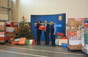 Lidl: Tausende Weihnachtspakete für Kinder / Lidl unterstützt die Johanniter Weihnachtstrucker