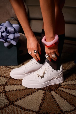 Vibin&rsquo; It My Way &ndash; DEICHMANN launcht neue FILA Kampagne mit Musikerin ana&iuml;s