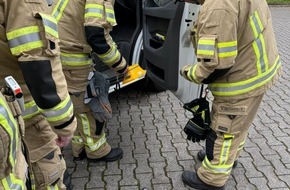 Feuerwehr Kleve: FW-KLE: CBRN-Zug auf Exkursion beim Forschungszentrum J&uuml;lich