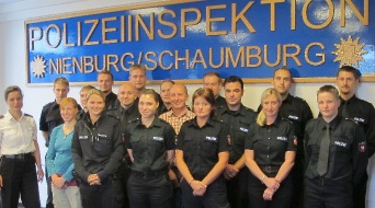Polizeiinspektion Nienburg / Schaumburg: POL-NI: 18 neue Polizisten und Polizistinnen in der Polizeiinspektion Nienburg/Schaumburg -Bild im Download -
