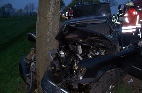Polizeiinspektion Nienburg / Schaumburg: POL-STH: Unfall mit einem schwerverletzten auf der B441