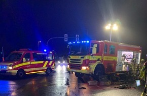 Feuerwehr Ratingen: FW Ratingen: 2 Verletzte bei Verkehrsunfall in Ratingen Breitscheid