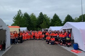 Feuerwehr Mönchengladbach: FW-MG: Aufbauübung des Behandlungsplatzes BHP-B 50 NRW