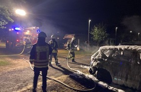 Feuerwehr Hattingen: FW-EN: Zwei brennende PKWs auf einem Hattinger Campingplatz