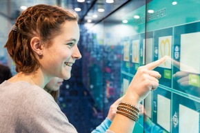 Digital-Truck in Buchen (07.-08.11.): Schulklassen erkunden Chancen der digitalisierten Arbeitswelt