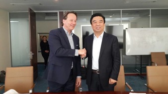 PEINE GmbH: Die PEINE-Gruppe stellt entscheidende Weichen für zukünftiges Wachstum / Strategische und finanzielle Partnerschaft mit der Shandong Ruyi Group vereinbart (FOTO)