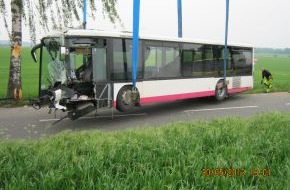 Polizeiinspektion Hildesheim: POL-HI: Nachtrag zu Verkehrsunfall mit Linienbus (30.05.15, 19:55 Uhr)