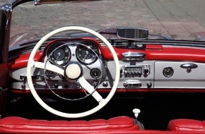 Hiscox: Gute Anlage, schlecht versichert / Wertsteigerungen bei klassischen Automobilen können zu gefährlicher Unterdeckung bei der Kfz-Versicherung führen (FOTO)
