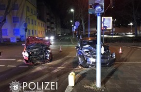Polizeipräsidium Westpfalz: POL-PPWP: Zusammenprall beim Abbiegen