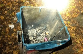 Polizei Mettmann: POL-ME: Mülleimer in Brand gesetzt - die Polizei ermittelt - Heiligenhaus - 2211012