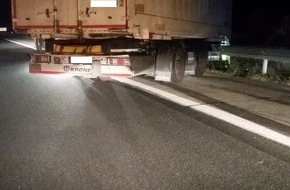 Polizeipräsidium Mittelhessen - Pressestelle Lahn - Dill: POL-LDK: Wetzlar: Anhänger löst sich von Lkw - Lasterfahrer setzt Tour auf der A45 ohne fort