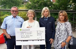 Polizei Gelsenkirchen: POL-GE: Benefiz-Aktion "Weiße Mäuse" übergibt Rekord-Spendensumme