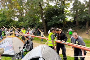 »Vater-Kind-Aktion e.V.« verbindet zwei Ortschaften mit längster Murmelbahn der Welt und holt RID-Weltrekord