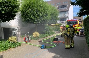 Feuerwehr Ratingen: FW Ratingen: FW Ratingen: - aufmerksame Bewohnerin alarmieren die Feuerwehr und Mitbewohner