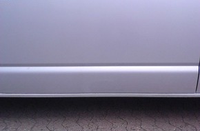 Polizeiinspektion Hameln-Pyrmont/Holzminden: POL-HOL: Stadtoldendorf - Neue Straße: LKW verliert zerbrochene Bremsscheibe - Polizei veranlasst Rundfunkdurchsage -