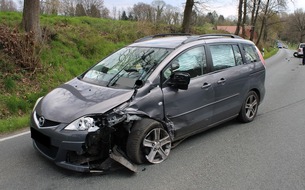 Polizei Minden-Lübbecke: POL-MI: Zwei Personen bei Unfall leicht verletzt