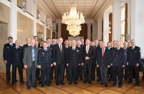 Deutscher Feuerwehrverband e. V. (DFV): Feuerwehrverband mahnt Verantwortung des Bundes an / Finanzierung des Bevölkerungsschutzes sowie Versicherungsschutz beraten (FOTO)