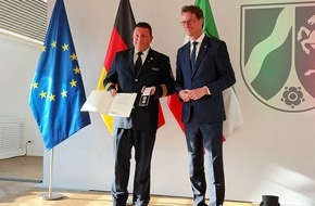 Polizei Duisburg: POL-DU: Bonn/Duisburg: Rettungsmedaille nach Flutkatastrophe - Ministerpräsident Wüst ehrt Polizeihauptkommissar
